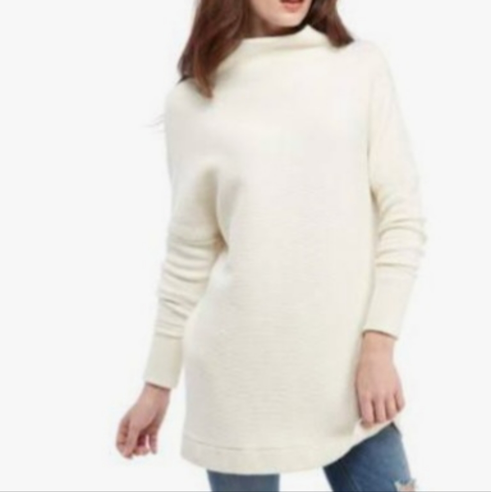 Free People The Ottoman Slouchy Tunic Sweater will keep you stylish and cozy